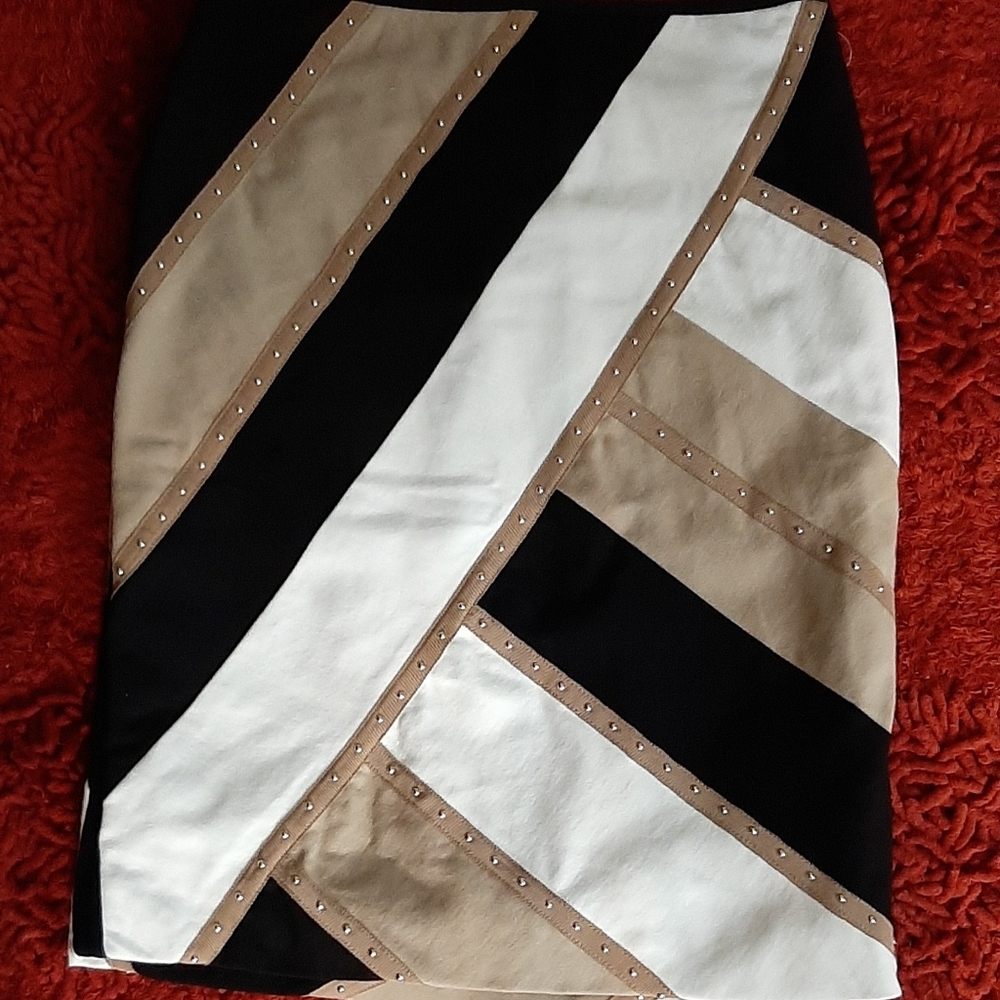 Womens White House/Black Market like new skirt